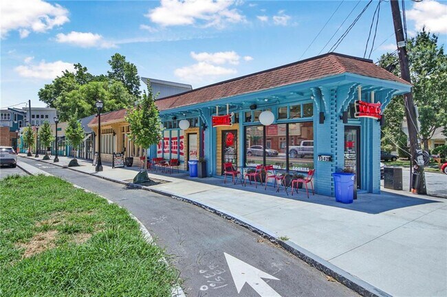Building Photo - 514 W Ontario Ave SW