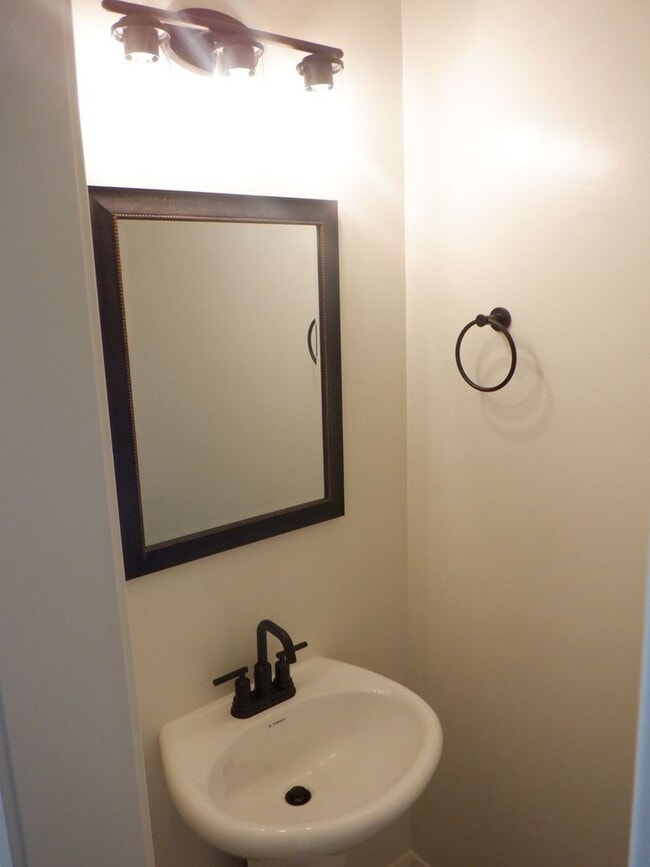 Building Photo - 3 Bed - 2.5 Bath, Newer Construction, Larg...