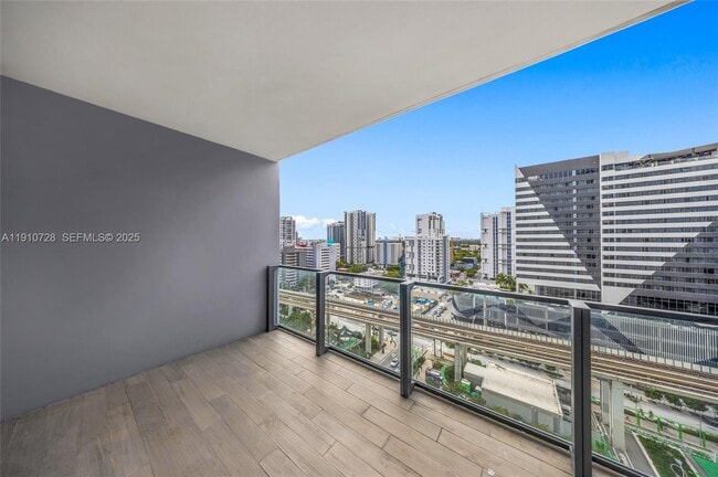 Building Photo - 88 SW 7th St