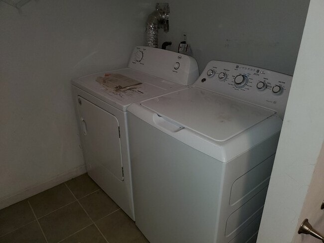 Building Photo - 112 Front St