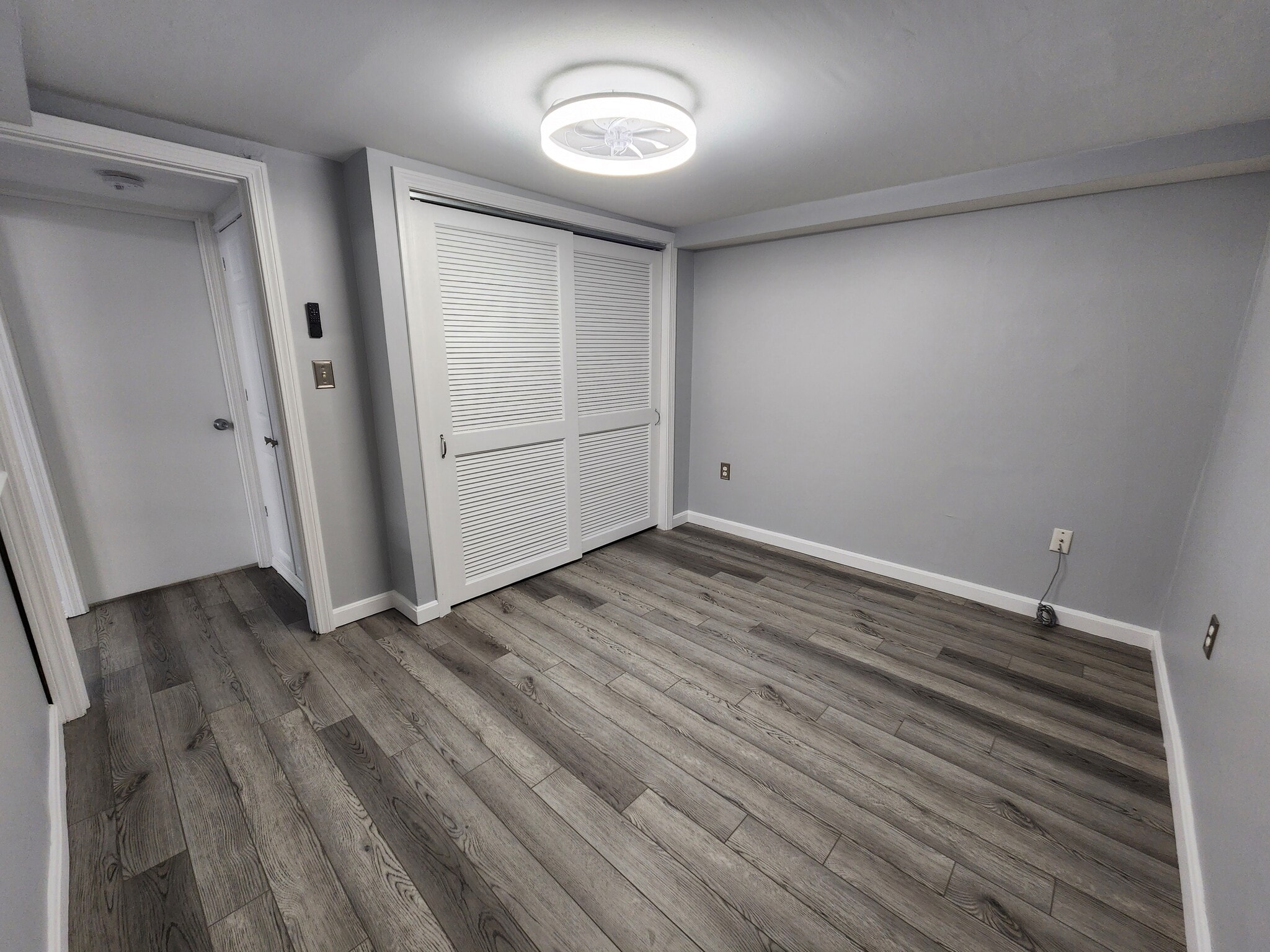 Building Photo - 216 5th St