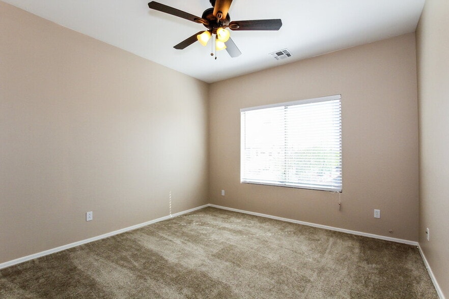 Building Photo - 17559 W Bridger St
