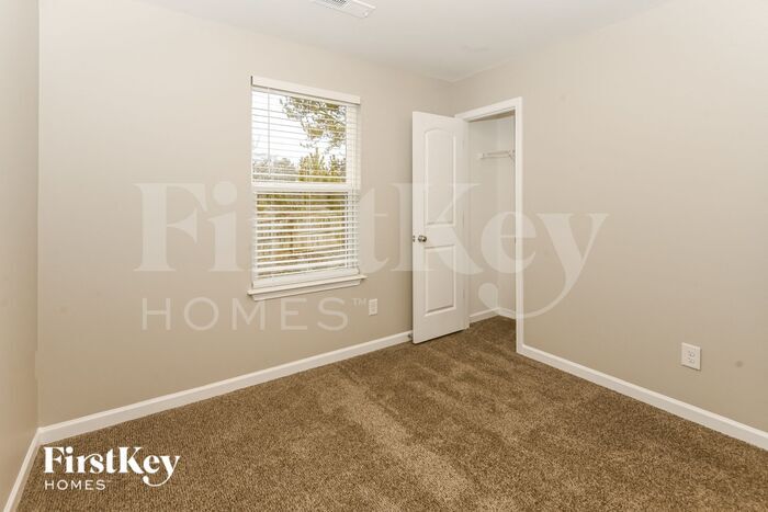 Building Photo - 5727 Natick Dr