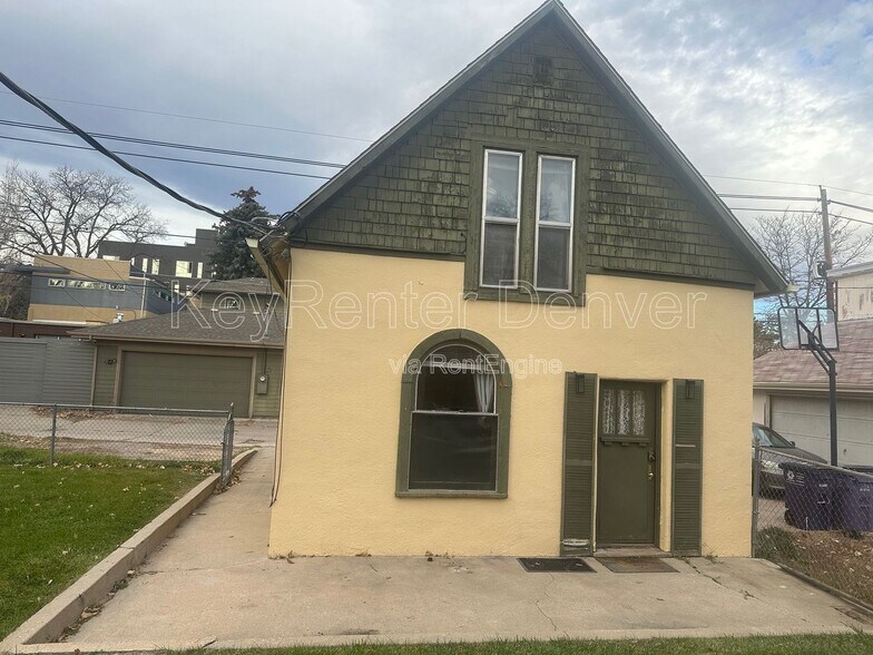 Building Photo - 2033 S Clayton St