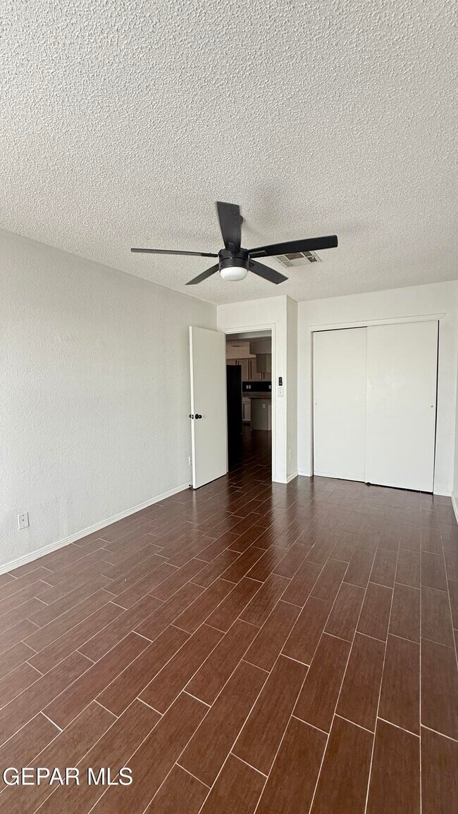 Building Photo - 11621 Marsh Mccall Way