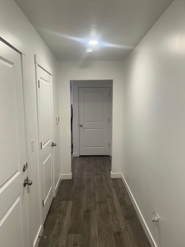 Building Photo - Gorgeous Townhome!!!