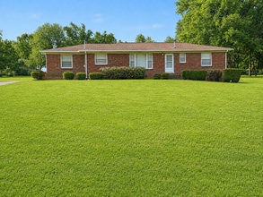 Building Photo - 2608 Pleasant Green Rd
