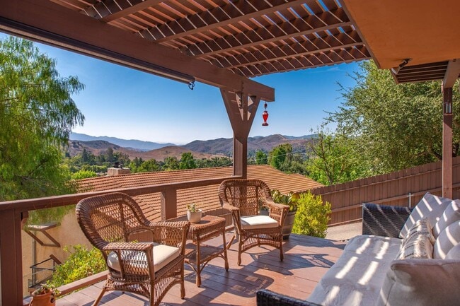 Building Photo - 5734 Fairview Pl