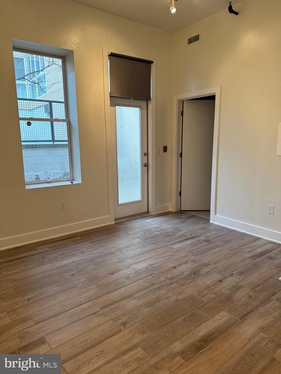 Building Photo - 4334 Farragut St