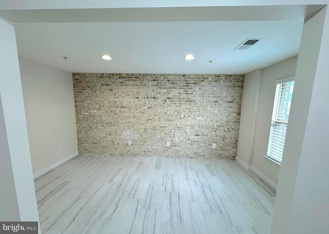 Building Photo - 9160 Landon House Ln