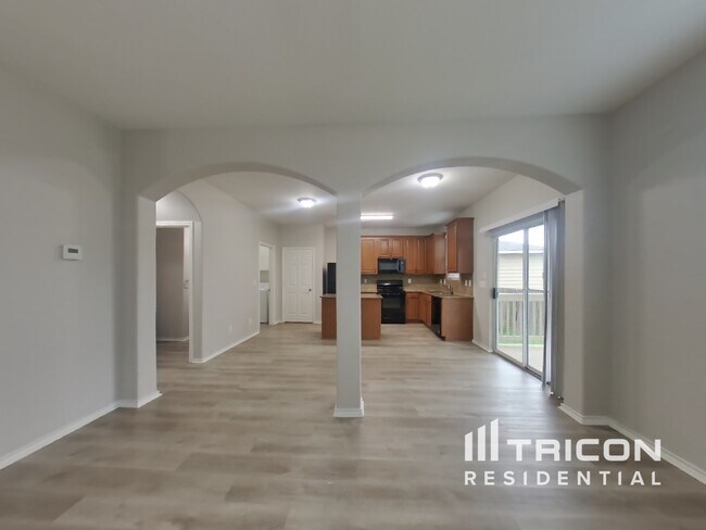 Building Photo - 2511 Sunset Bend