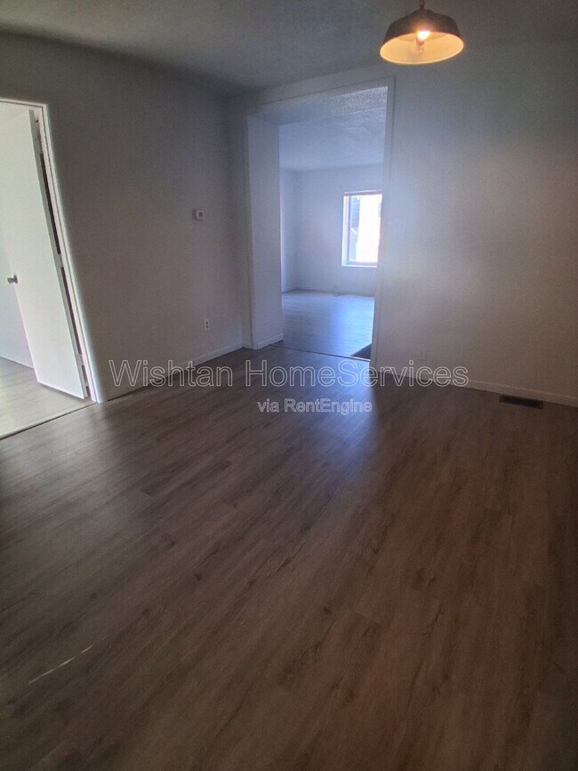 Building Photo - 517 N 14th St