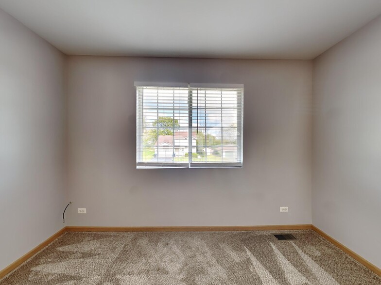 Building Photo - 2917 W Country Club Ave