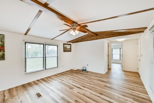 Building Photo - 1749 Max Rd