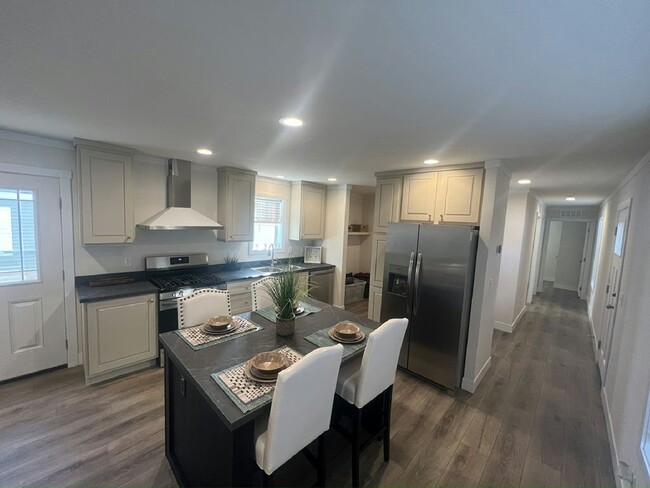 Building Photo - 582 Cimarron