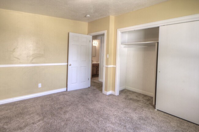 Building Photo - Pet Friendly American Fork Home