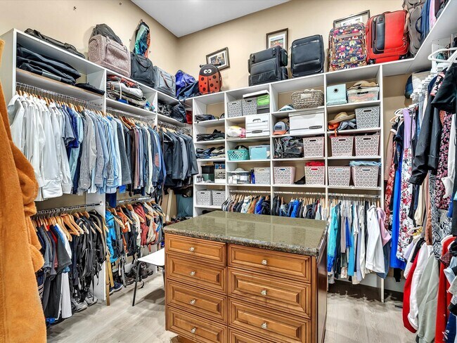 Building Photo - 6485 NW 32nd Way