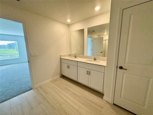 Building Photo - 8828 Bay Leaf Dr