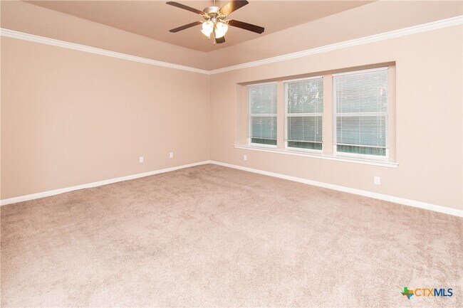 Building Photo - 704 W Gemini Ln