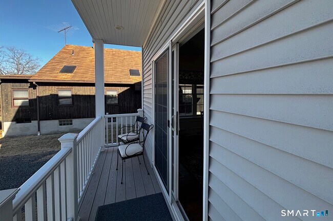 Building Photo - 860 Oldfield Road