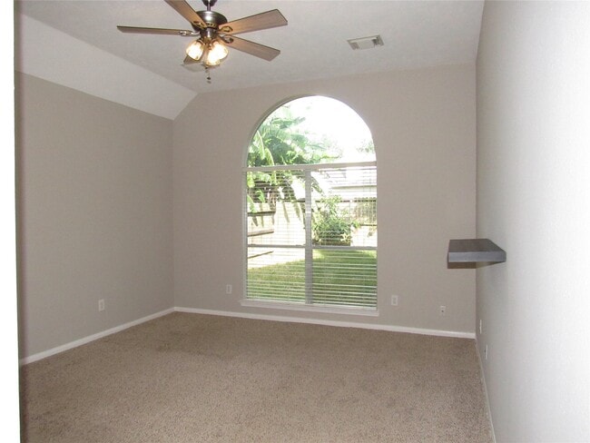 Building Photo - 3519 Englewood Dr