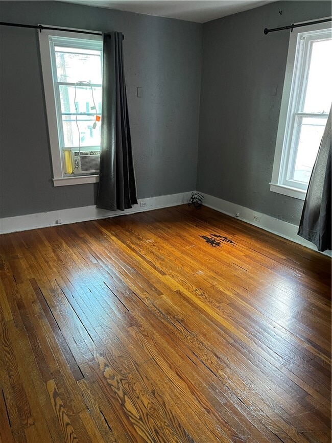 Building Photo - 627 W Water St