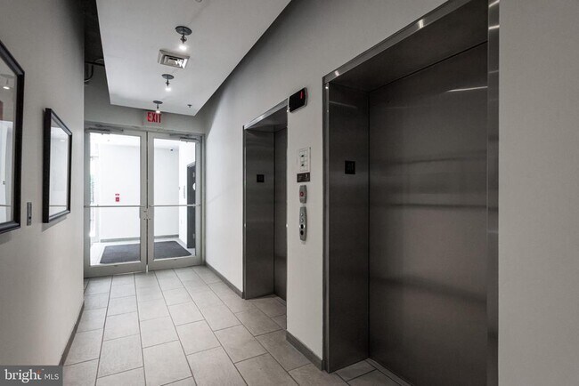Building Photo - 133 N Bread St