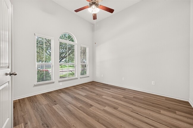 Building Photo - 9214 Cavalier Ln