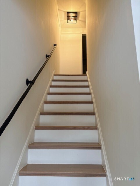 Building Photo - 7 Spring St