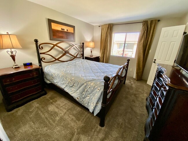 Building Photo - Furnished Scottsdale One Bedroom Condo For Long or Short Term (Min 3 Months)