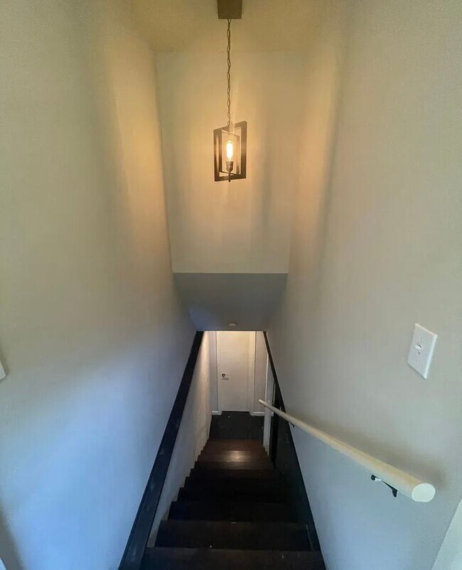 Building Photo - Beautiful 3 bed 2 bath home AVAILABLE NOW!