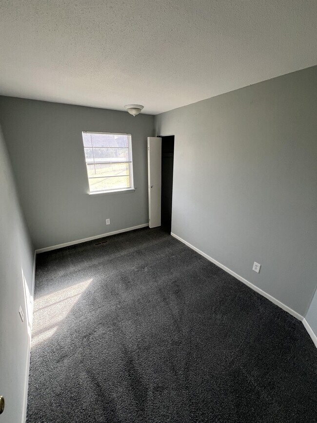 Building Photo - 16913 E 35th Terrace S