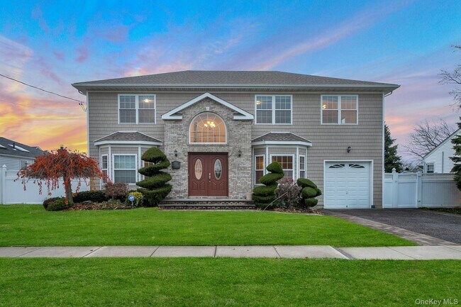 Primary Photo - 134-110 10th St