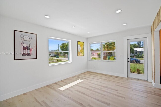 Building Photo - 1521 NE 148th St