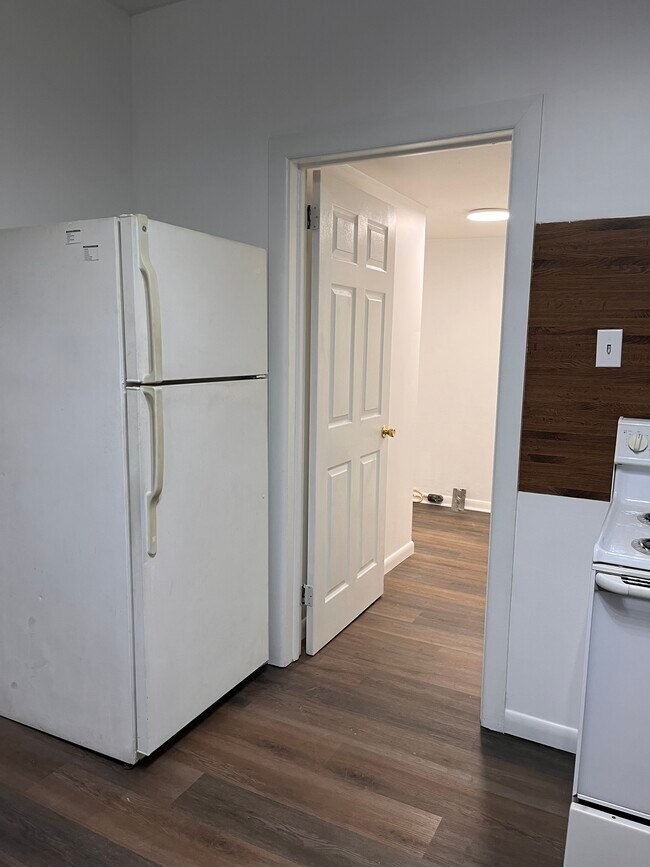 Laundry room with pantry - 163B Campbell St