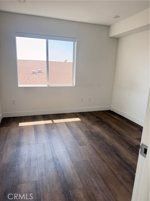 Building Photo - 1245 N New Hampshire Ave