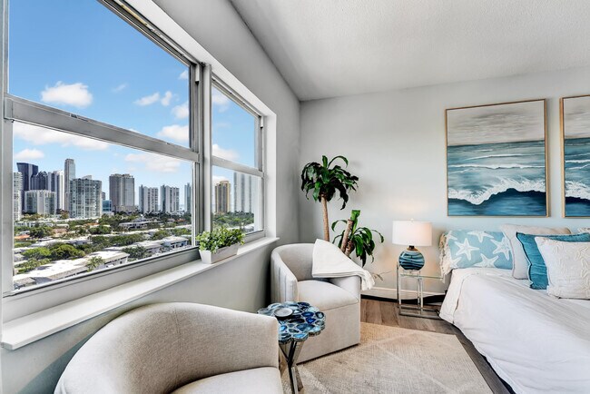 Building Photo - 400 Kings Point Dr