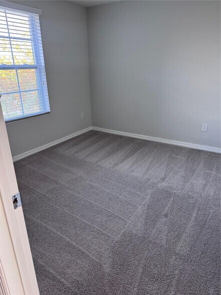 Building Photo - 1613 Reflection Cv