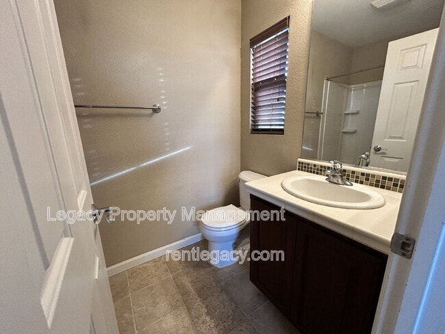 Building Photo - 5301 E Commerce Way