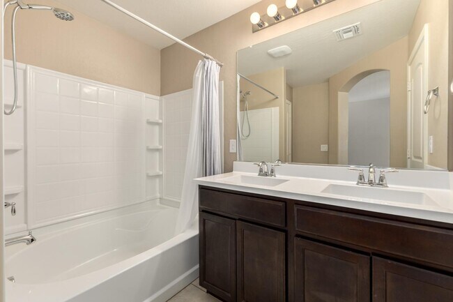 Building Photo - 7742 W Palm Ln