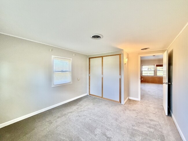 Building Photo - 2107 W Avalon Rd