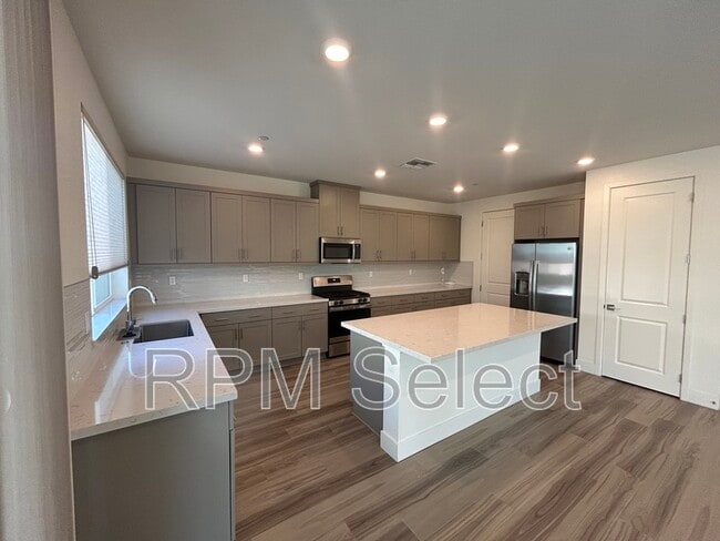 Building Photo - 5762 Caprice Ct