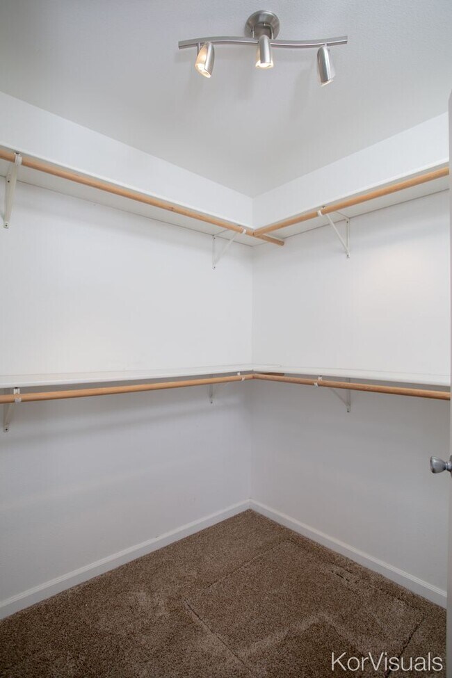 Building Photo - 761 Selina Ln