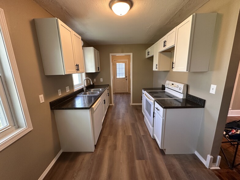 Building Photo - 345 Turkle Ave