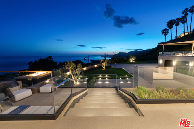 Building Photo - 3881 Puerco Canyon Rd