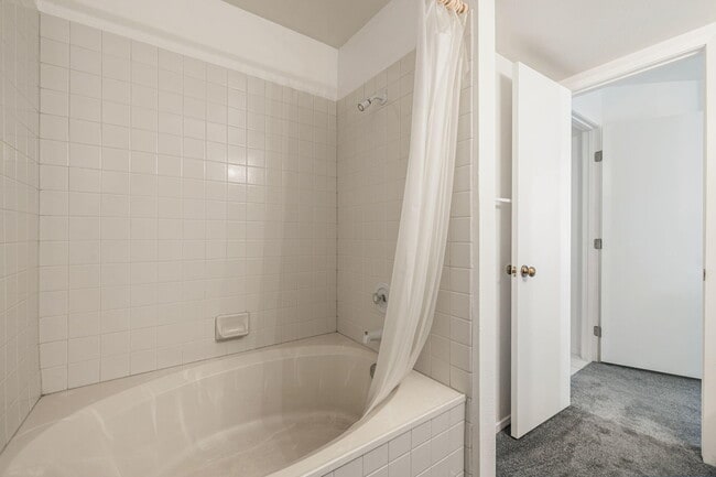 Building Photo - 78121 Crimson Ct