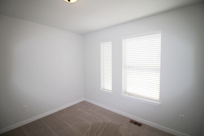 Building Photo - 2324 Lovie Ln