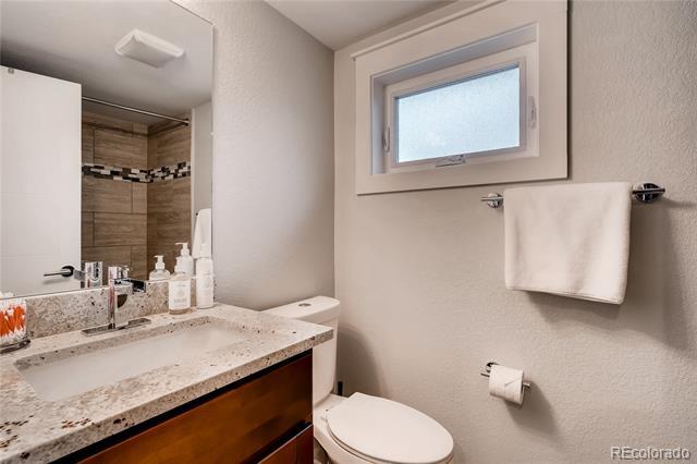 Building Photo - 2901 W 20th Ave