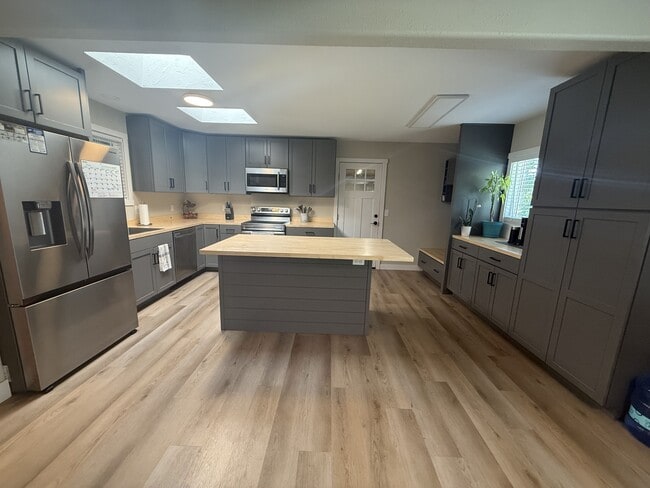 Building Photo - 3418 Flagstone Dr