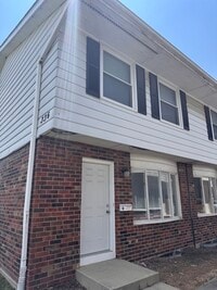 Building Photo - 336 Lilac Ln
